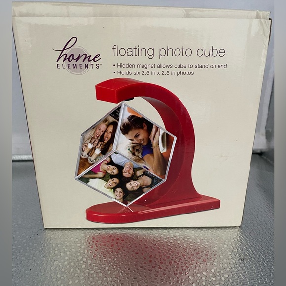 Floating Acrylic Photo Cube w/ Magnetic Base - Picture 3 of 9